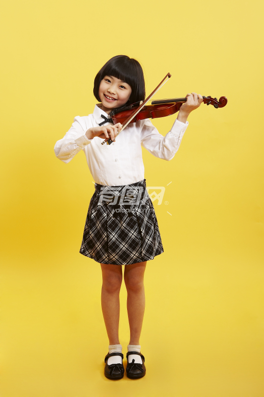 小提琴和女孩