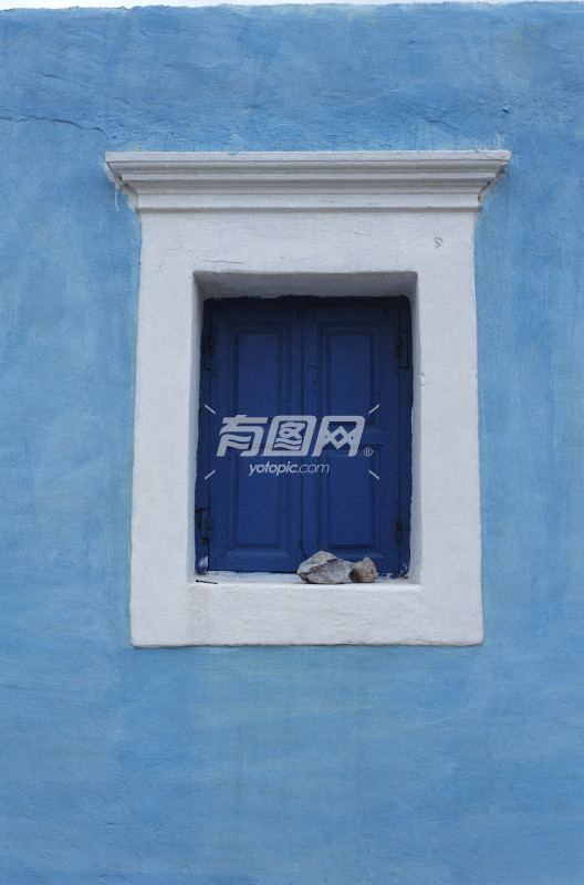 蓝色窗户