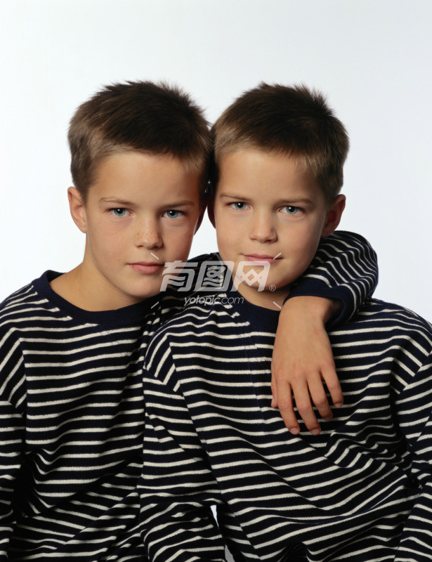 双胞胎照片