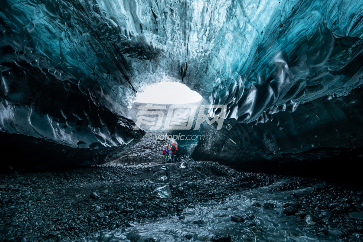 冰岛冰川冰洞内