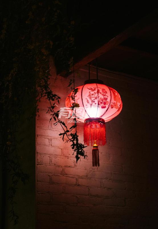 夜幕下的红灯笼